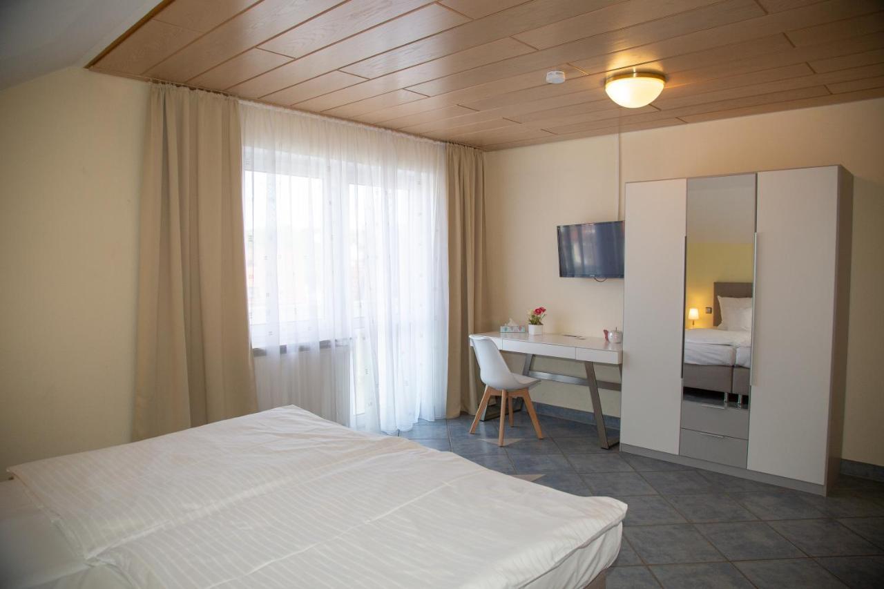 Hotel Andrea Crailsheim Kültér fotó