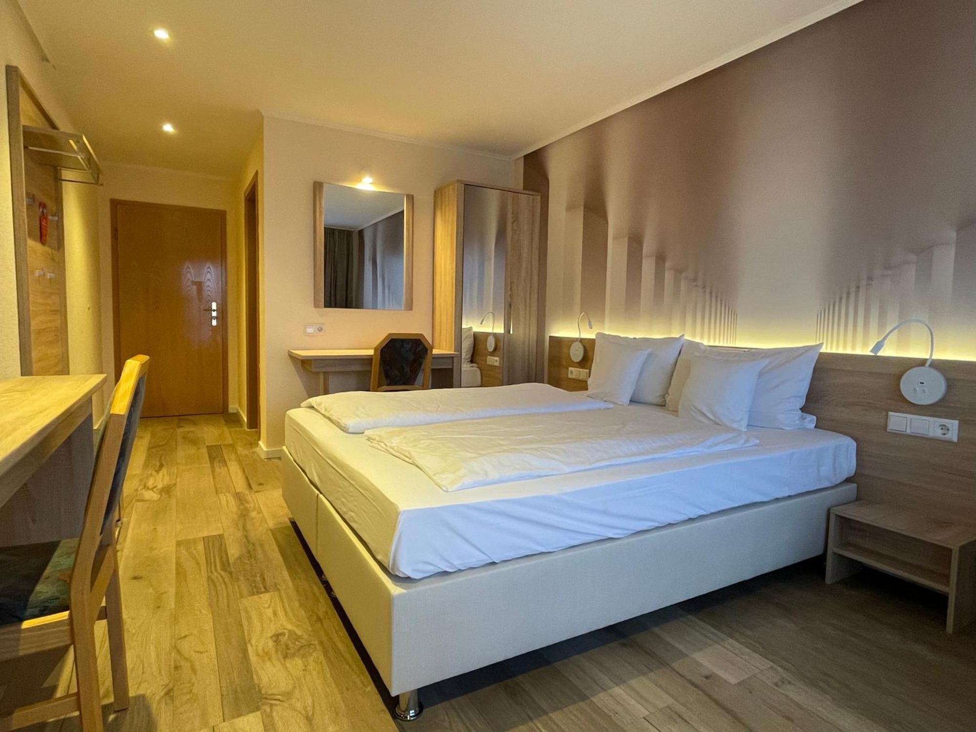 Hotel Andrea Crailsheim Kültér fotó
